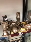 A PAIR OF HALLMARKED SILVER BON BON DISHES, A SUGAR SIFTER, MUSTARD POT, SALT AND PEPPER SHAKERS,