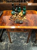 A WARING & GILLOWS SATIN WOOD CROSS BANDED MAHOGANY PEMBROKE TABLE WITH A SINGLE DRAWER ABOVE SQUAR