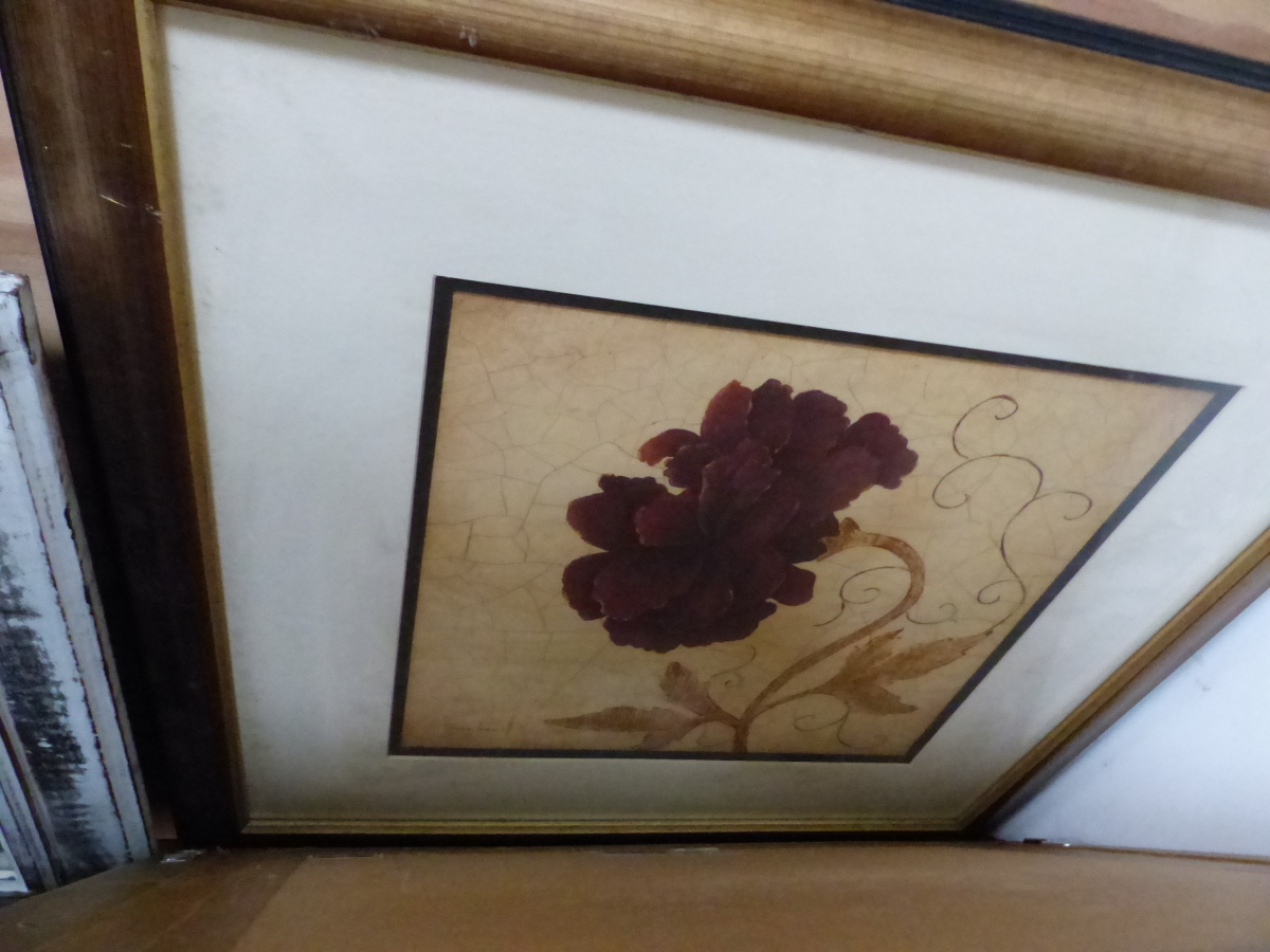 A LARGE COLLECTION OF GILT FRAMED AND OTHER FURNISHING PRINTS ETC. - Bild 15 aus 15