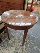 AN EDWARDIAN MAHOGANY INLAID OCCASIONAL TABLE