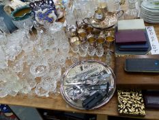 CASED AND LOOSE ELECTROPLATE AND OTHER CUTLERY, PLATED GOBLETS, DRINKING AND USEFUL GLASS