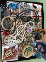 PREDOMINANTLY VINTAGE COSTUME JEWELLERY, INCLUDING PASTE SET PIECES, A SILVER BANJO BROOCH, CARVED