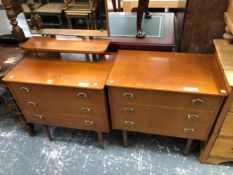 A LATE 20th C. THREE DRAWER DRESSING CHEST WITH ADJUSTABLE MIRROR EN SUITE WITH A CHEST OF DRAWERS