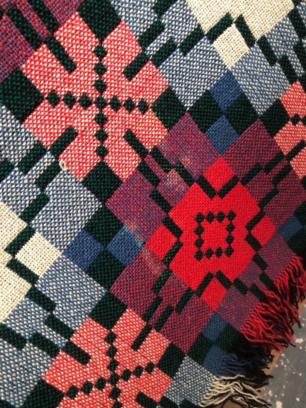 A QUANTITY OF WELSH BLANKETS. - Image 43 of 49