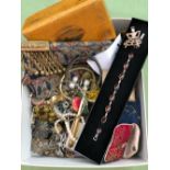 A SILVER AND AMBER BRACELET, A MAUCHLIN WARE BOX, A LIBERY JEWELLERY POUCH, SILVER LIVERY BUTTONS,