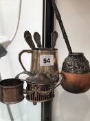 A HALLMARKED SILVER TANKARD, A SILVER MUSTARD, TWO NAPKIN RINGS,AND A SILVER CONTINENTAL STRAW AND