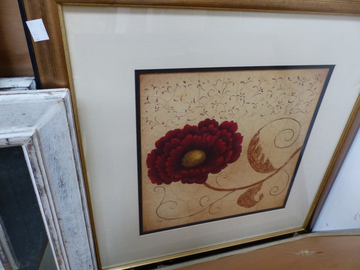 A LARGE COLLECTION OF GILT FRAMED AND OTHER FURNISHING PRINTS ETC. - Bild 14 aus 15