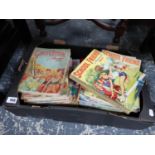 A QUANTITY OF VINTAGE CHILDRENS BOOKS.