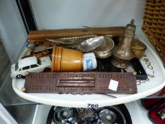 A TRAY OF VARIOUS COLLECTABLES.