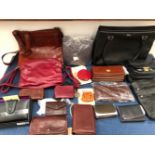 A COLLECTION OF VARIOUS HANDBAGS AND PURSES TO INCLUDE, TULA, HOUSE OF LEATHER, THE BRIDGE,