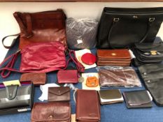 A COLLECTION OF VARIOUS HANDBAGS AND PURSES TO INCLUDE, TULA, HOUSE OF LEATHER, THE BRIDGE,