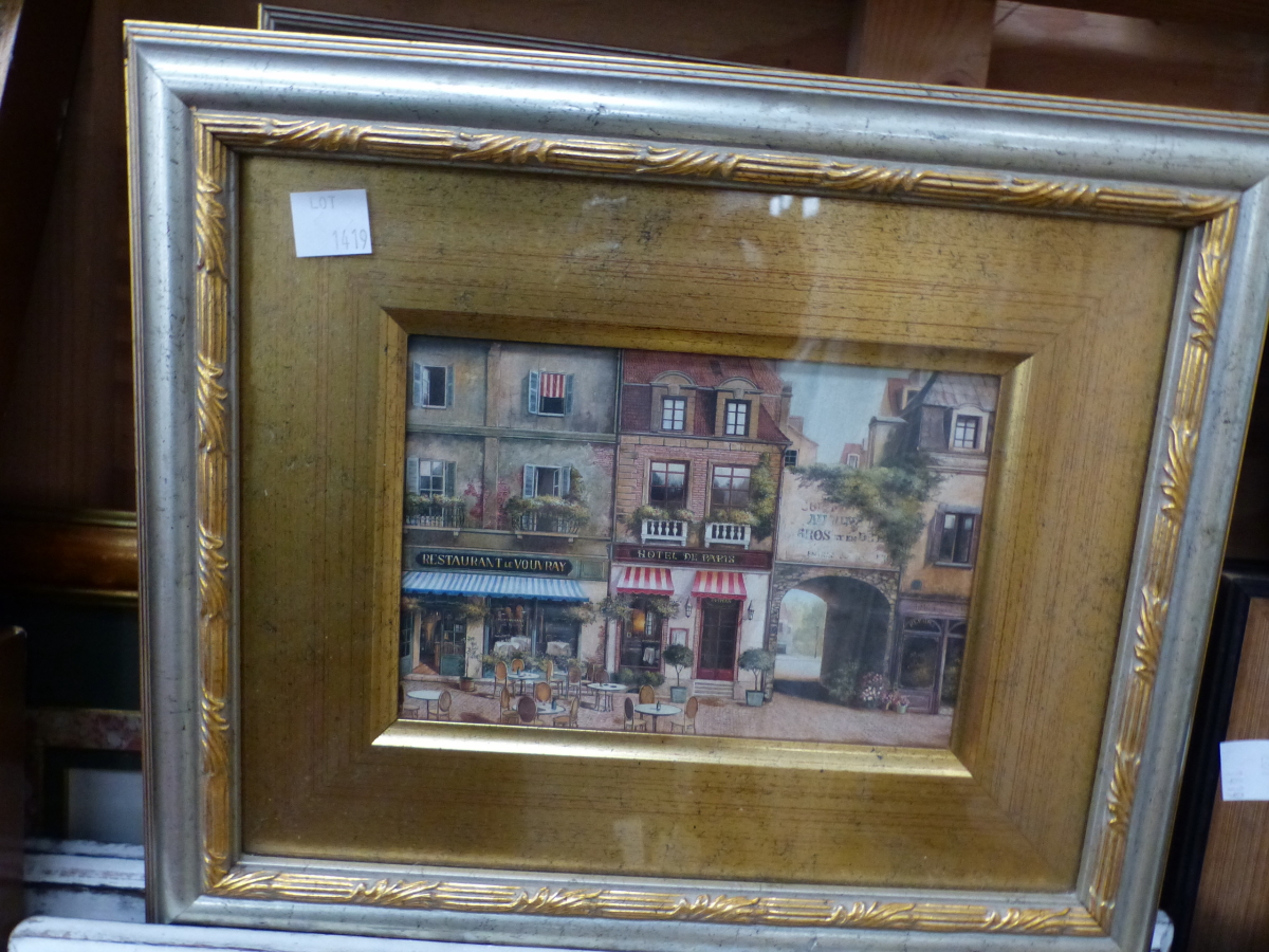 A LARGE COLLECTION OF GILT FRAMED AND OTHER FURNISHING PRINTS ETC. - Bild 9 aus 15