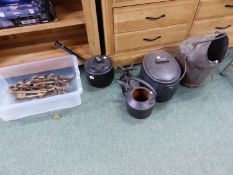 A QUANTITY OF ANTIQUE METAL WARES AND ANTIQUE ICE SKATES.