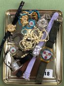 VARIOUS WATCHES AND JEWELLERY TO INCLUDE A LADIES JAEGER LE COULTRE REF 1671.42, A SWATCH WATCH