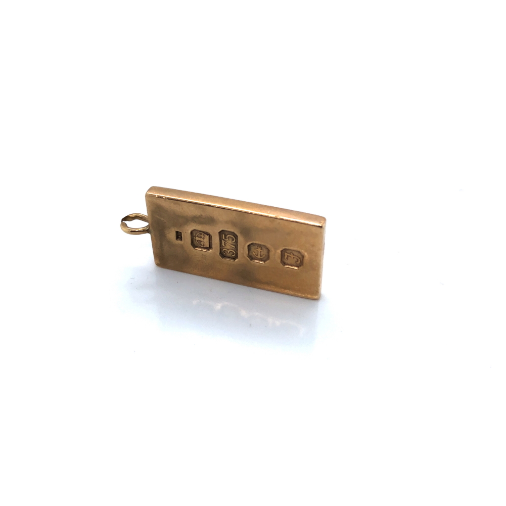 A VINTAGE 9ct GOLD SPECIMEN HALLMARK INGOT PENDANT. DATED 1980, SHEFFIELD. WEIGHT 9.5grms. - Image 3 of 3