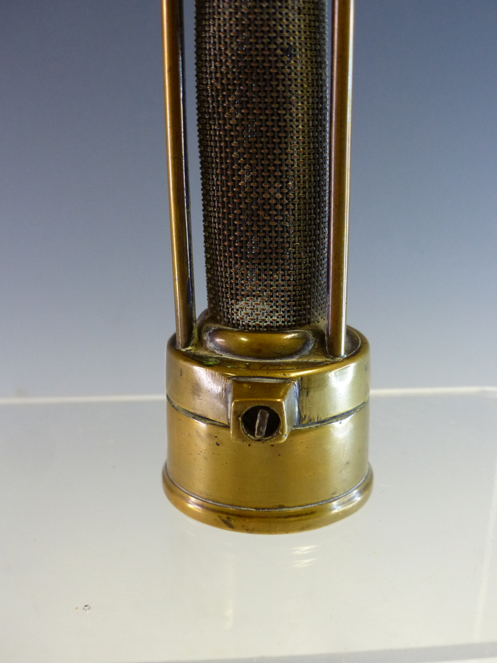 AN INTERESTING ANTIQUE MINIATURE MINERS LAMP BY W.H HALL- BIRMINGHAM. - Image 4 of 7