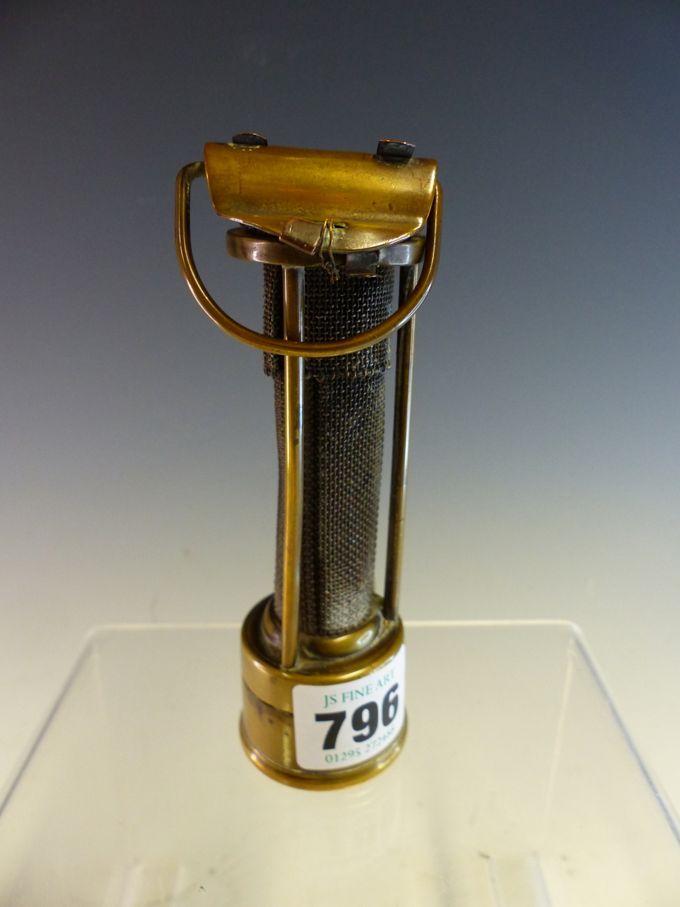 AN INTERESTING ANTIQUE MINIATURE MINERS LAMP BY W.H HALL- BIRMINGHAM. - Image 6 of 7