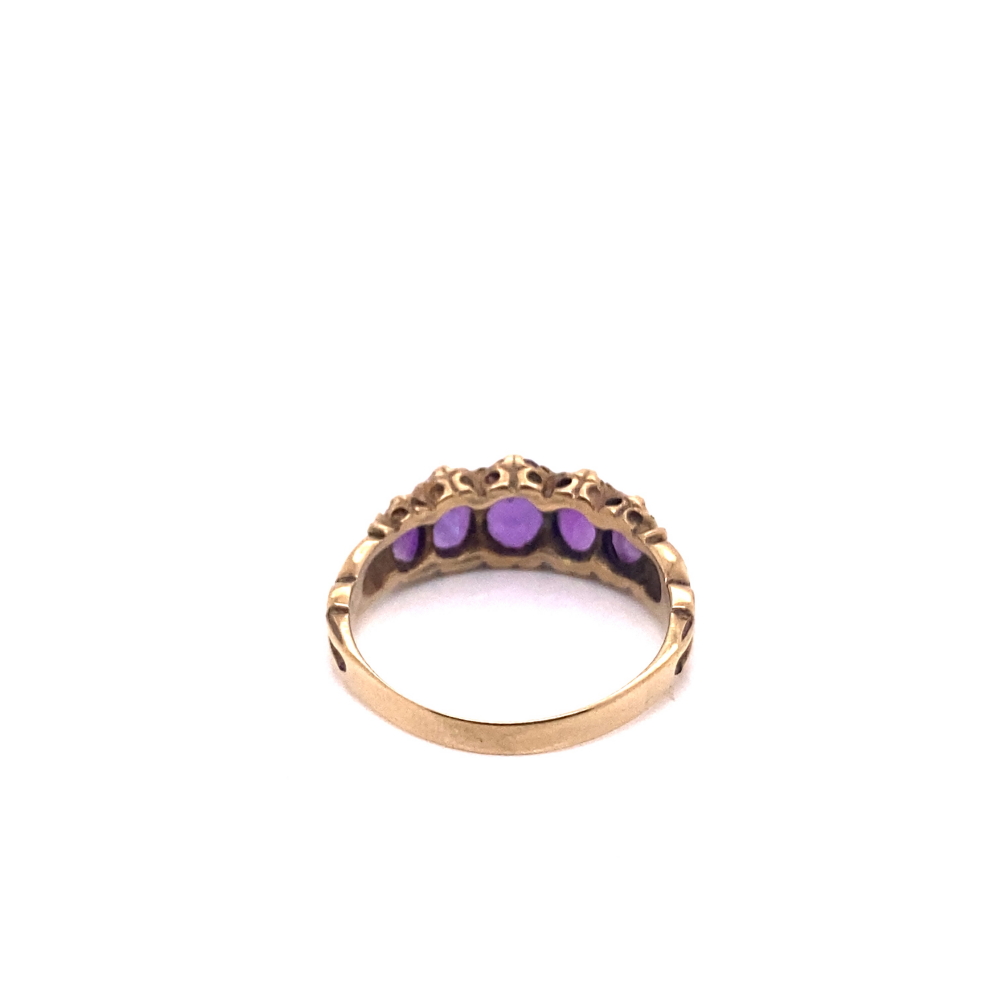 A VINTAGE FIVE STONE AMETHYST GRADUATED HALF HOOP RING. FINGER SIZE R 1/2. WEIGHT 3.0grms. - Image 2 of 2