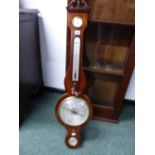 A ROSEWOOD CASED BANJO BAROMETER, THE SWAN NECK PEDIMENT ABOVE A DRY/DAMP DIAL, MERCURY THERMOMETER,