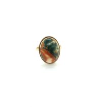 A VINTAGE 9ct GOLD HALLMARKED MOSS AGATE CABOCHON RING. DATED 1969, BIRMINGHAM. FINGER SIZE O. WEIGH