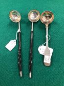 A VICTORIAN FIDDLE PATTERN TODDY LADLE BY J + WB, GLASGOW 1844, 44gms. TOGETHER WITH TWO HORN