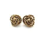 A PAIR OF 9ct GOLD HALLMARKED LARGE WOVEN KNOT EARRINGS WITH LEVER BACK SAFETY FITTINGS. WEIGHT 12.