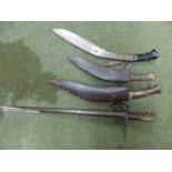 TWO MILITARY TYPE KUKRI, BOTH WITH SCABBARDS, TOGETHER WITH A FURTHER KUKRI, LACKIG SCABBARD AND TWO