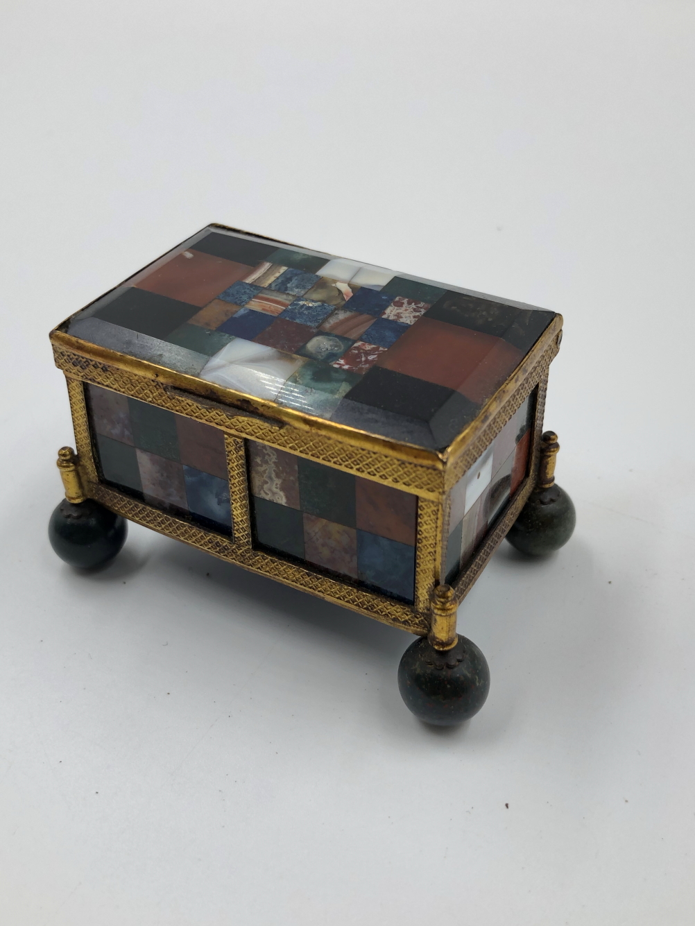 A 19th C. PIETRA DURA BOX, THE CHEQUER BOARD INLAY ABOVE FOUR BALL FEET. W 7cms. A RED AND GREEN - Image 8 of 19