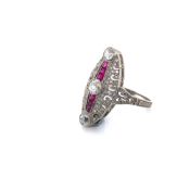A RUBY AND DIAMOND ART DECO STYLE MARQUISE SHAPED RING. STAMPED PLAT ASSESSED AS PLATINUM. APPROX