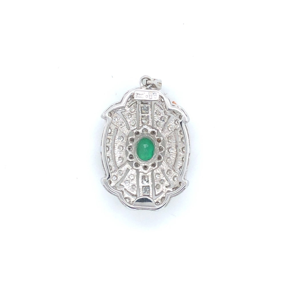 AN 18ct WHITE GOLD HALLMARKED EMERALD AND DIAMOND PENDANT. APPROX ESTIMATED DIAMOND WEIGHT STATED - Image 2 of 3