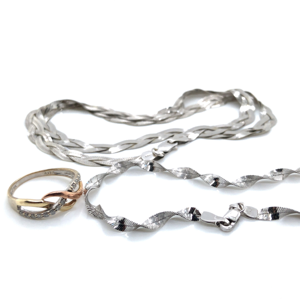 A 9ct WHITE GOLD HALLMARKED WOVEN FLAT LINK NECKLACE, LENGTH 42cms, TOGETHER WITH AN ITALIAN 9ct