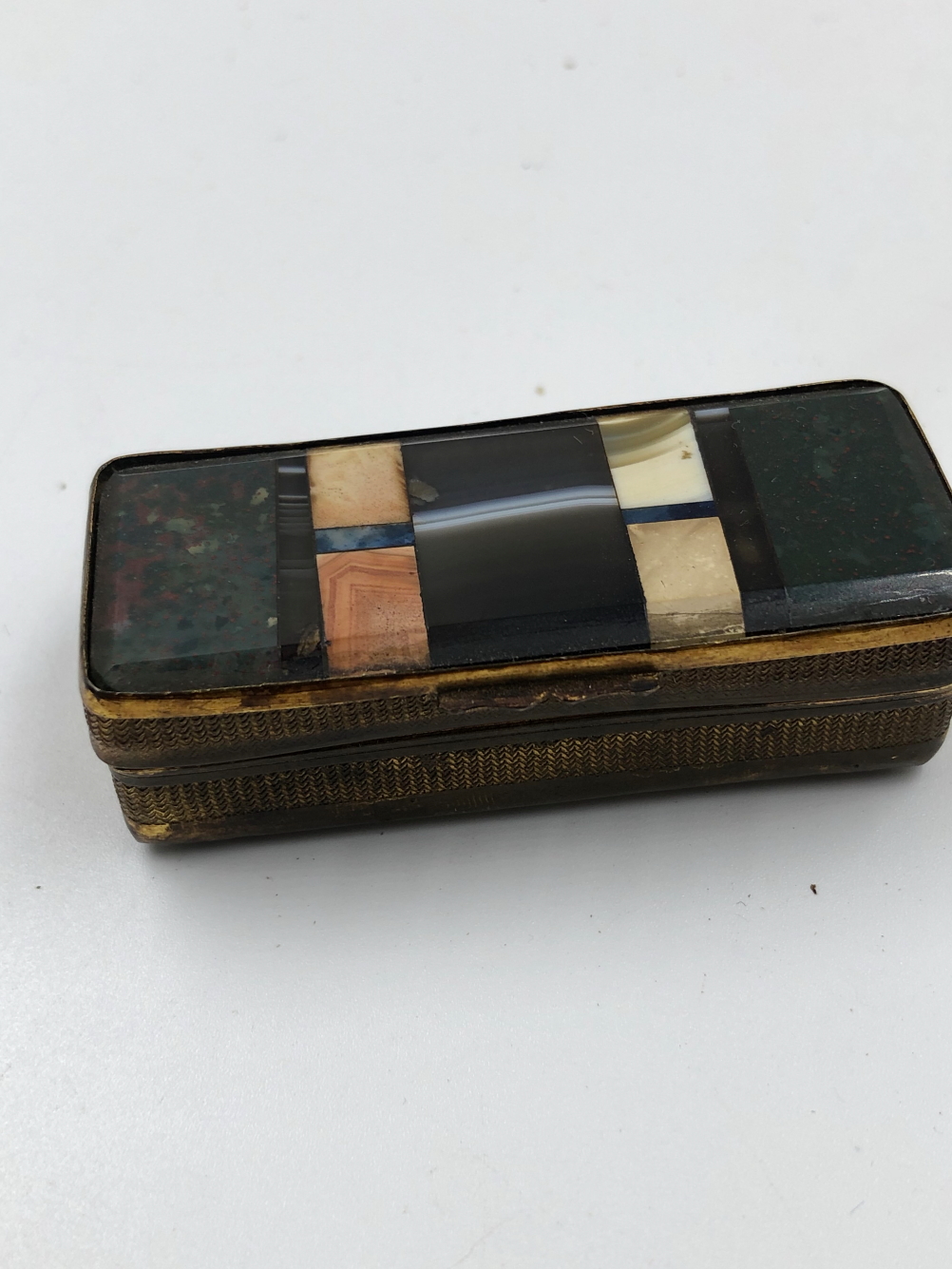A 19th C. PIETRA DURA BOX, THE CHEQUER BOARD INLAY ABOVE FOUR BALL FEET. W 7cms. A RED AND GREEN - Image 16 of 19