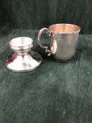 A SILVER MUG BY WALKER AND HALL, SHEFFIELD 1923, CAST WITH A HERRING BONE RIM BAND, 156Gms. H