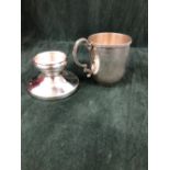 A SILVER MUG BY WALKER AND HALL, SHEFFIELD 1923, CAST WITH A HERRING BONE RIM BAND, 156Gms. H