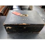 A BLACK LEATHER COVERED DOCUMENT BOX WITH AN INTERIOR LIFT OUT TRAY