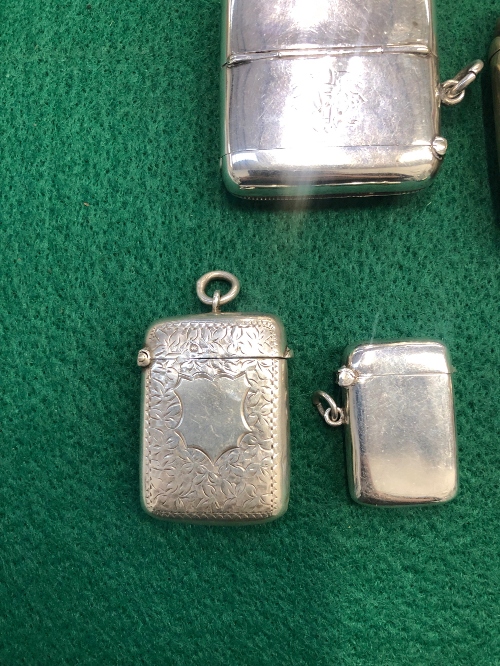 FIVE VARIOUS VICTORIAN AND EDWARDIAN SILVER HALLMARKED VESTA. - Image 3 of 3