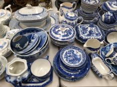 BLUE AND WHITE CERAMICS: TO INCLUDE: WILLOW PATTERN, A PART TEA SET, A SOUP TUREEN, COVER AND LADLE,