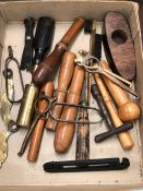 A COLLECTION OF ANTIQUE AND VINTAGE CARTRIDGE LOADING TOOLS, CARTRIDGE EXTRACTORS BY DIXON AND