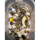 VINTAGE COSTUME JEWELLERY TO INCLUDE FULL ETERNITY RINGS, BROOCHES, EARRING ETC