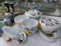 A SMALL COLLECTION OF WORCESTER EVESHAM PATTERN WARES