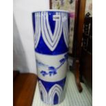 A VINTAGE ORIENTAL BLUE AND WHITE POTTERY STICK STAND