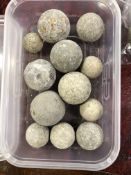 A QUANTITY OF VINTAGE MARBLES AND GOLF BALLS