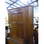 A GEORGIAN OAK CORNER CABINET. H 91 W 80 D 44cms