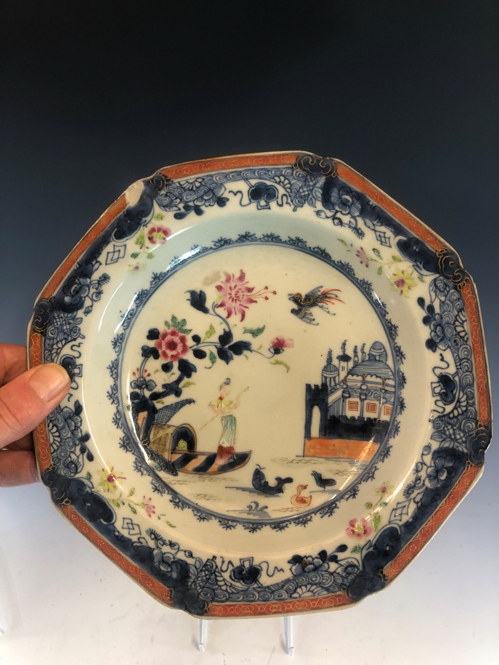 SIX LATE 18th C CHINESE SOUP PLATES PAINTED IN UNDERGLAZE BLUE AND FAMILLE ROSE WITH A LADY - Image 13 of 29