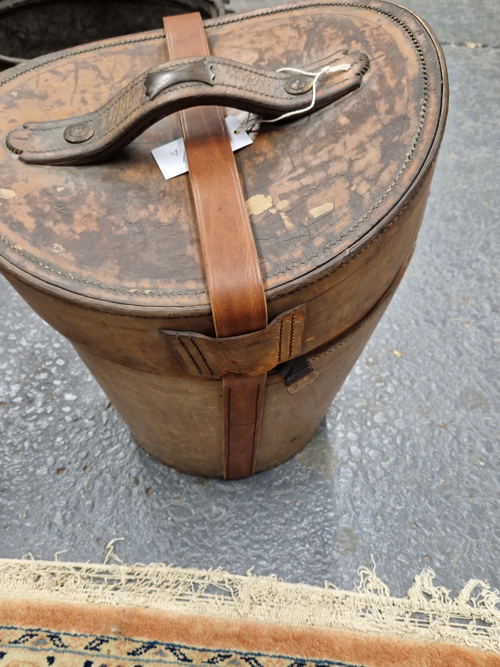 A LEATHER DOUBLE TOP HAT CASE LINED IN RED, TOGETHER WITH A COPPER CIRCULAR PAN WITH RING HANDLES. - Image 10 of 10