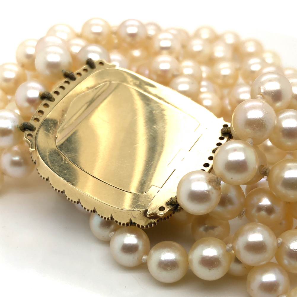 AN ANTIQUE FOUR ROW CULTURED PEARL CHOKER NECKLACE WITH GLAZED FOUR PANEL PEARL SET ORNATE CLASP. - Image 5 of 11