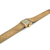 A 9ct HALLMARKED GOLD, VINTAGE LADIES ROTARY WRIST WATCH ON A MILANESE BRACELET STRAP COMPLETE