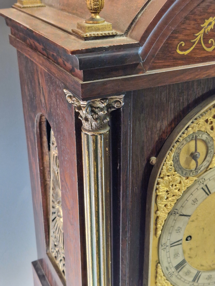 A 19th C. BRASS INLAID ROSEWOOD BRACKET CLOCK, THE MOVEMENT STRIKING ON A COILED ROD AND CHIMING - Image 5 of 17