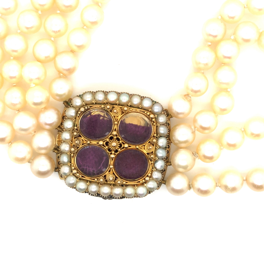 AN ANTIQUE FOUR ROW CULTURED PEARL CHOKER NECKLACE WITH GLAZED FOUR PANEL PEARL SET ORNATE CLASP. - Image 7 of 11