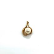 A 9ct HALLMARKED GOLD, PEARL AND DIAMOND PEARL NECKLACE CLIP / PENDANT. WEIGHT 1.63grms.